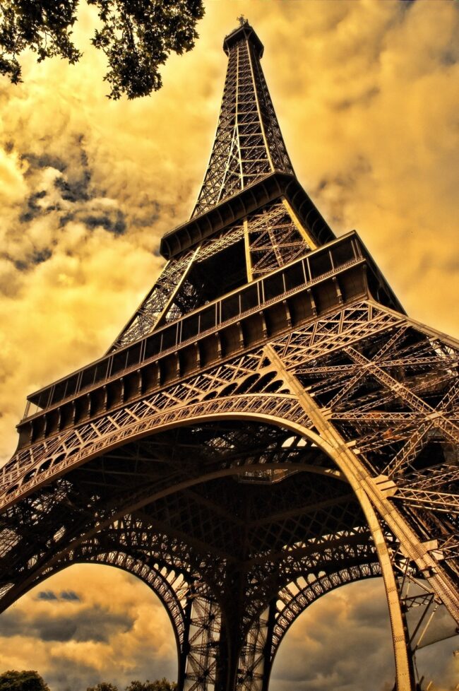 the-eiffel-tower-103417
